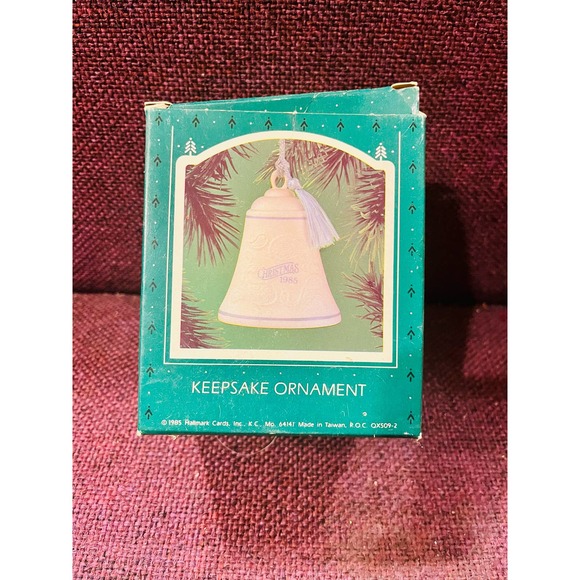 Hallmark Vintage Mother and Dad Ceramic Ornament, 1985 - Picture 10 of 10